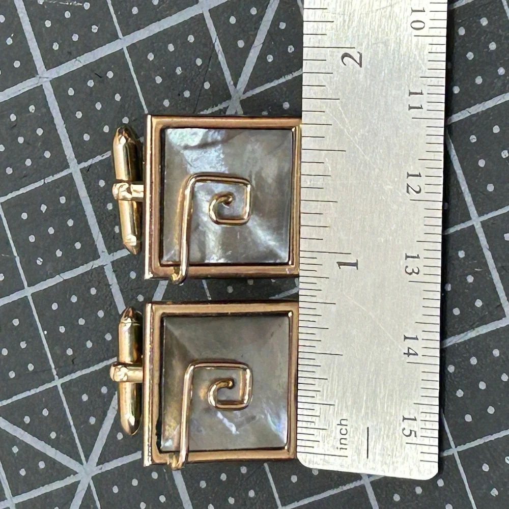 Swank Vintage Gold Tone Mother of Pearl Square Spiral Cufflinks‎ MCM Geometric